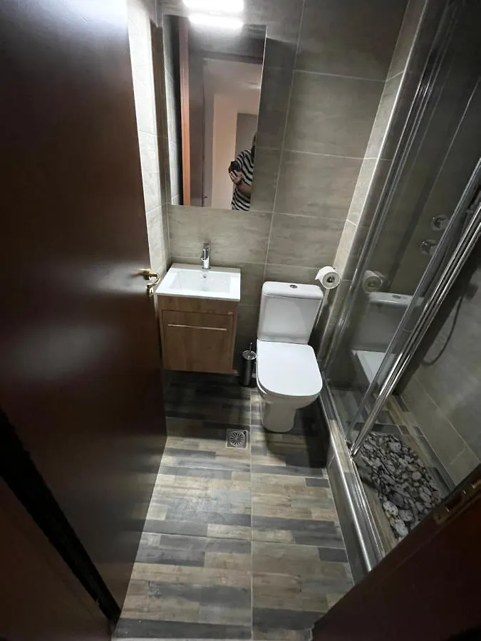 Jordan'S Room 5 0*, سالونيك