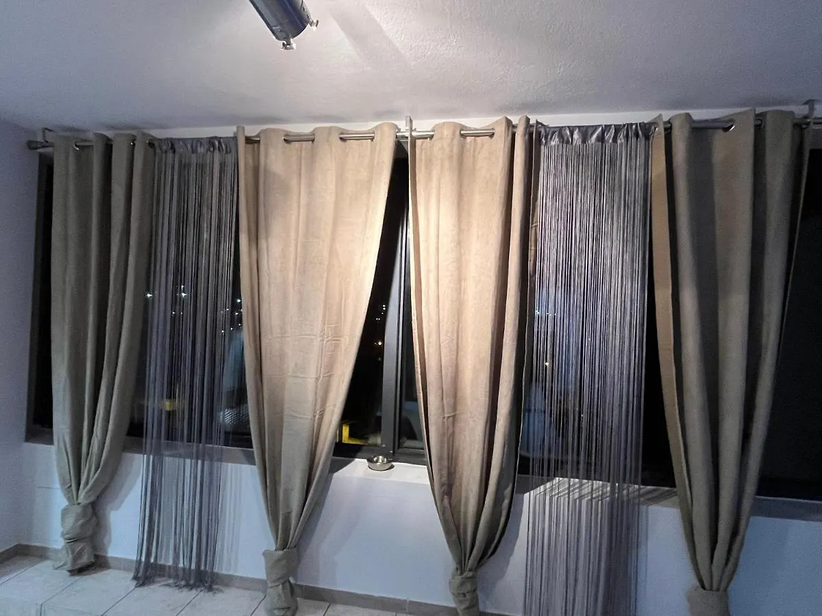 Jordan'S Room 5 0*, سالونيك اليونان